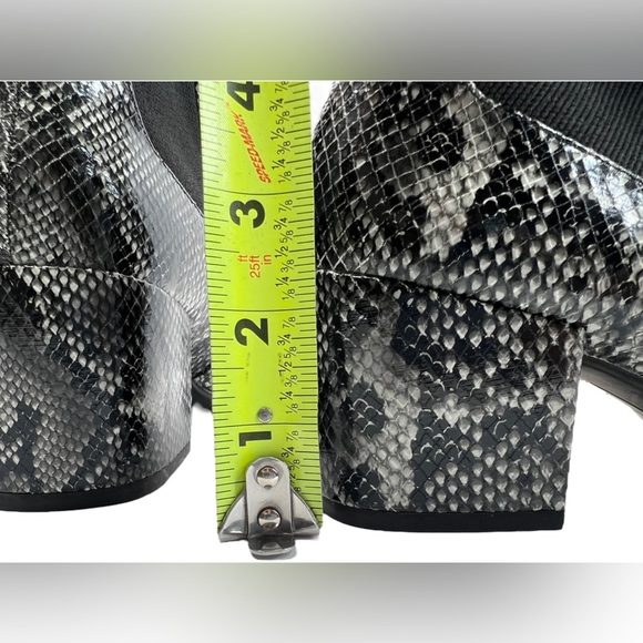 Anne Klein Size 6M Women’s Parson Block-Heel Ankle Boot Shoes Grey Animal Print - Picture 10 of 10